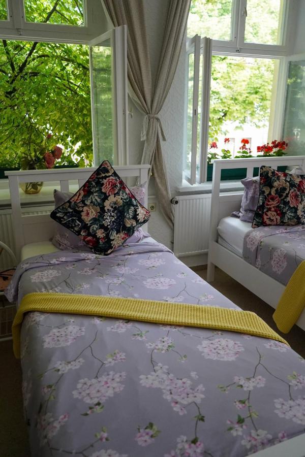 Cafe Alice & Pension Gmbh Потсдам Экстерьер фото